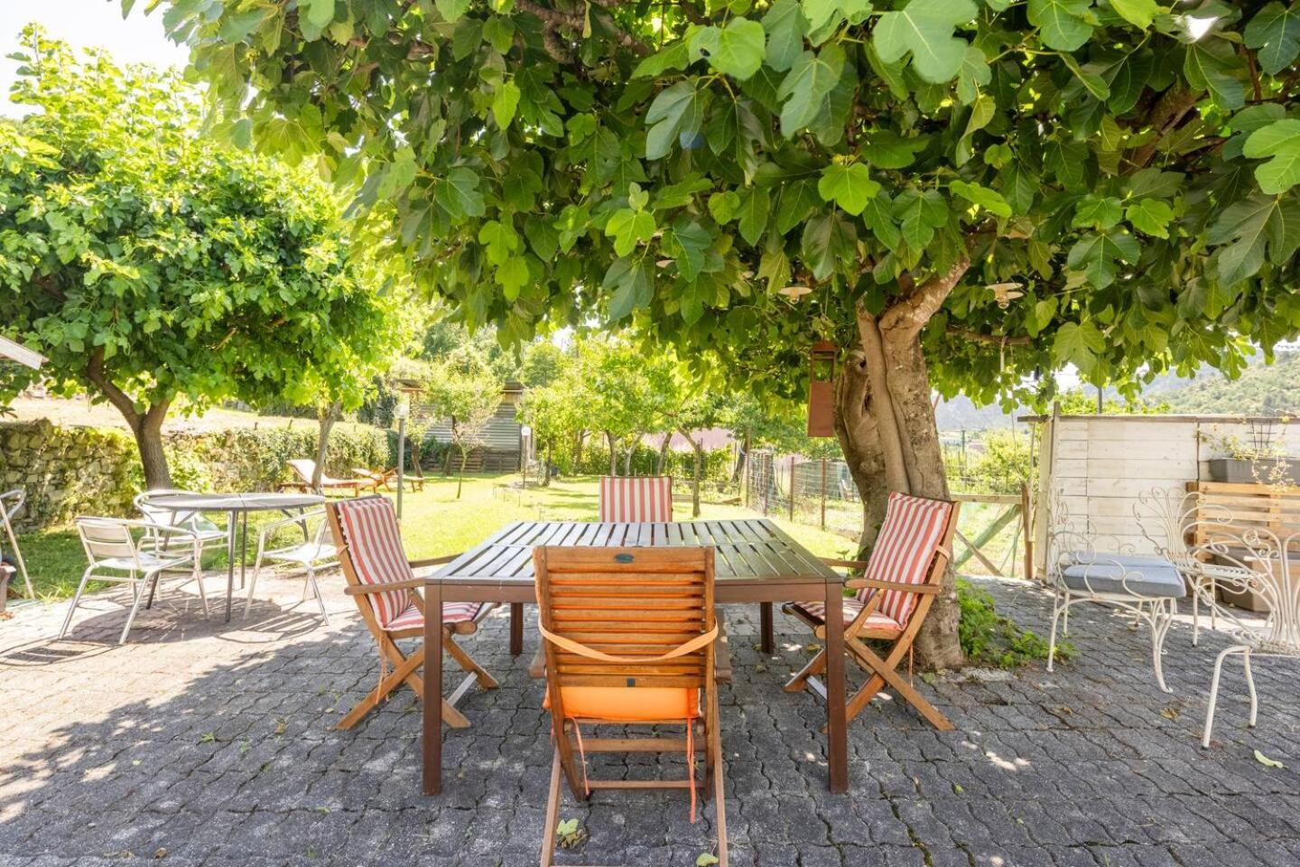בורגטו די וארה Villa Atris מראה חיצוני תמונה