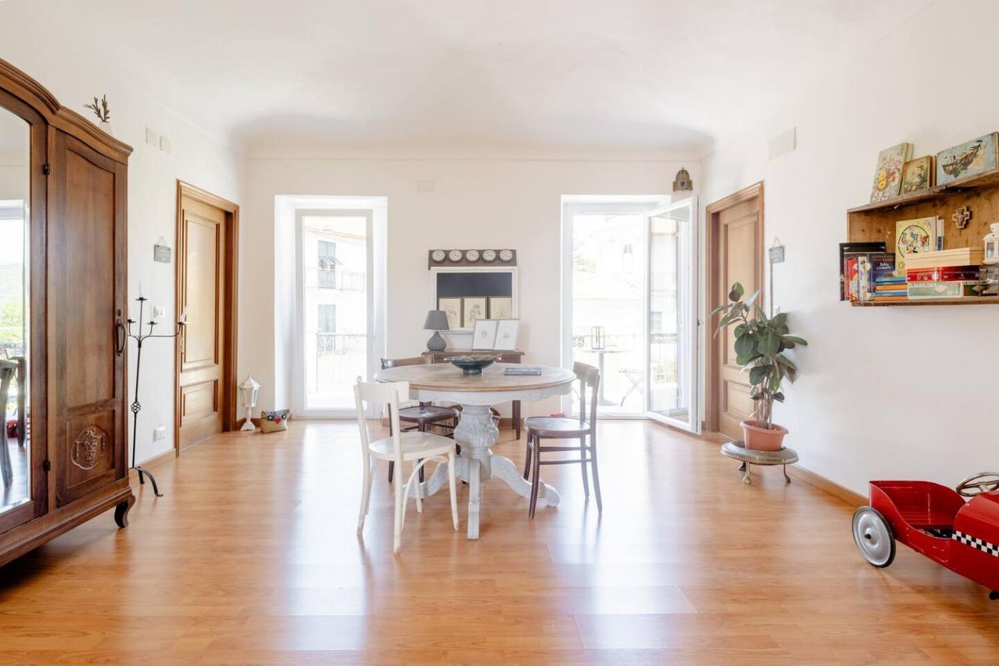 בורגטו די וארה Villa Atris מראה חיצוני תמונה